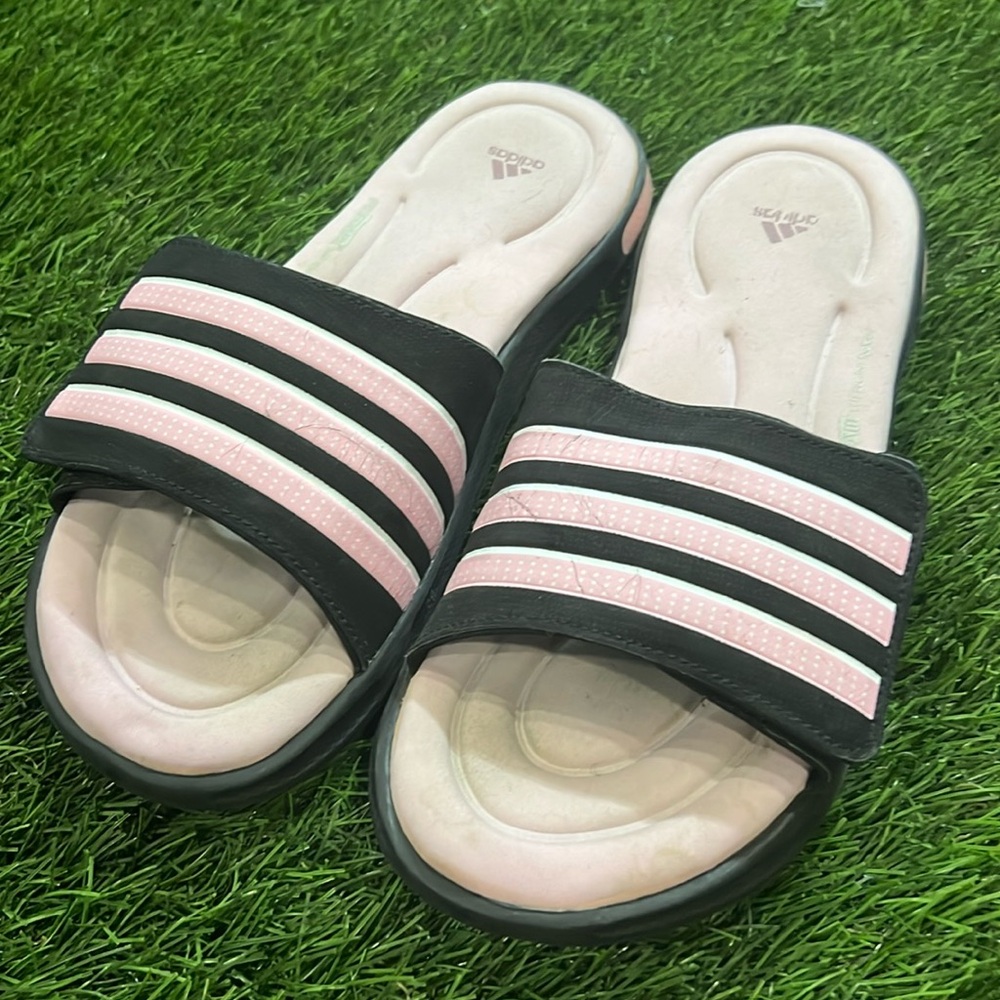 Vintage Woman’s Adidas Slide/Sandals with Fit Foam Cushion Sole